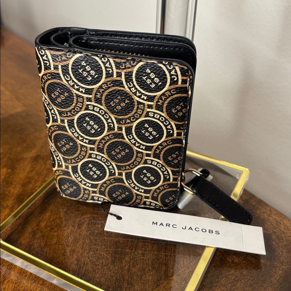 Marc Jacobs NWT Logo Wallet - Picture 14 of 16